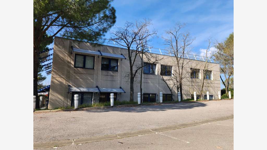 AV immeuble tertiaire 1 540m² à Montpellier Nord