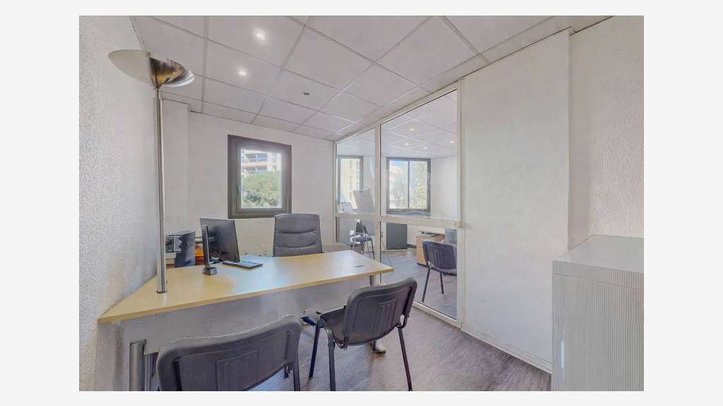 Plateau de bureaux 97m² à vendre à Antigone