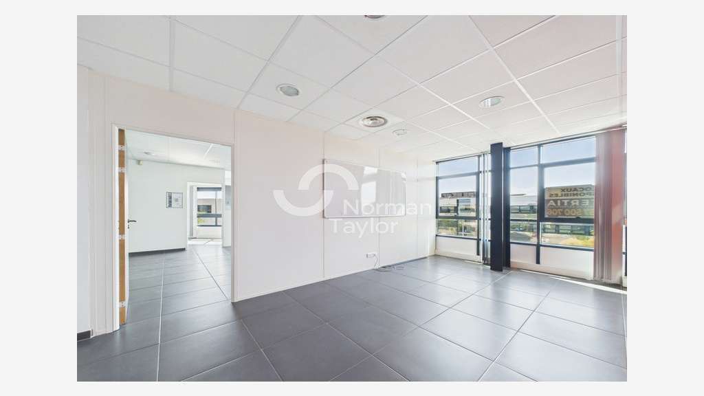 Bureaux aménagés 302m² à vendre Parc 2000