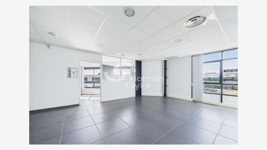 Bureaux aménagés 302m² à vendre Parc 2000