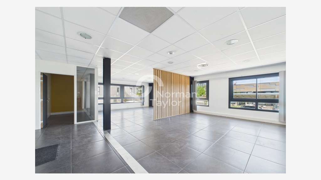 Bureaux aménagés 302m² à vendre Parc 2000
