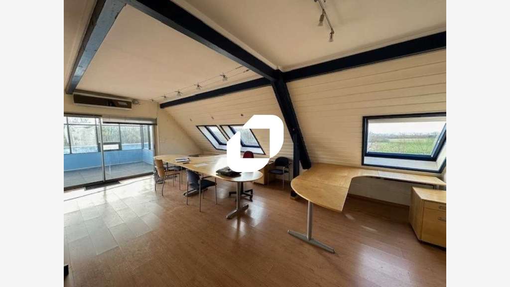 Vente Bureaux 137m² Morainvilliers