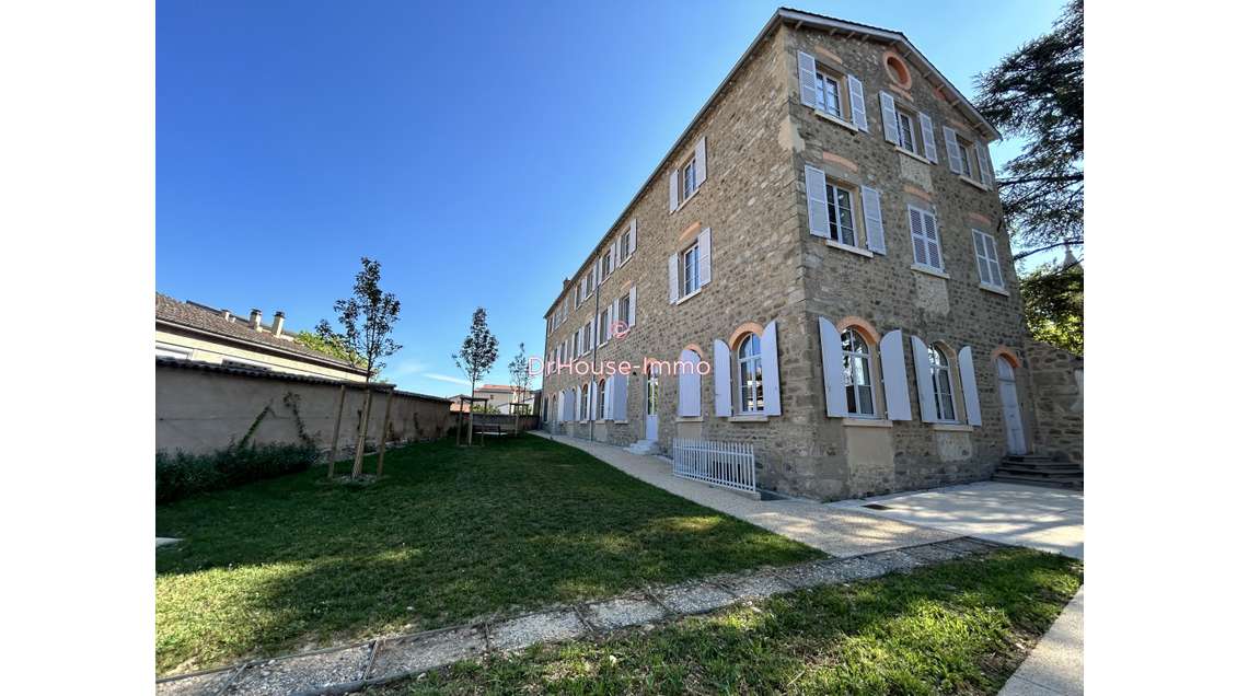 Vente bureaux dans ancien couvent rénové à Mornant