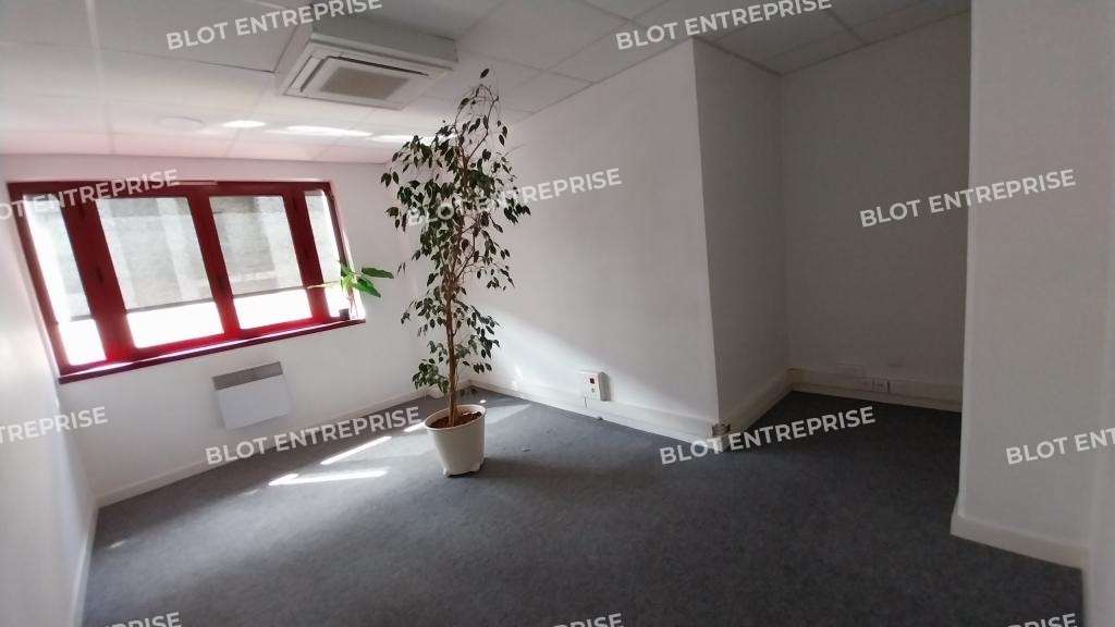 À vendre bureaux 264m² accès PMR à Nantes