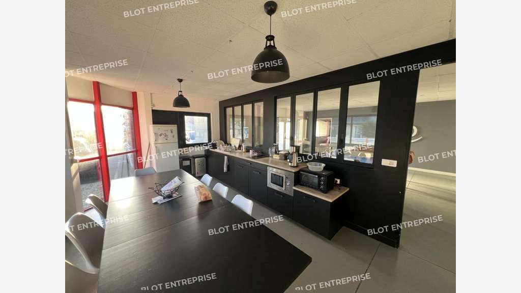 À vendre bureaux 390m² périphérique Est Nantes
