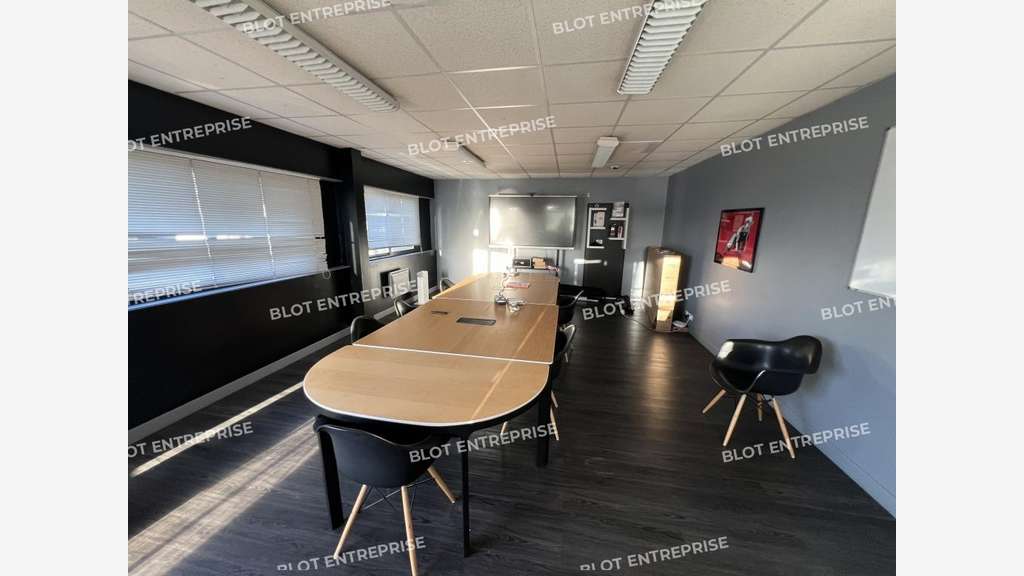 À vendre bureaux 390m² périphérique Est Nantes