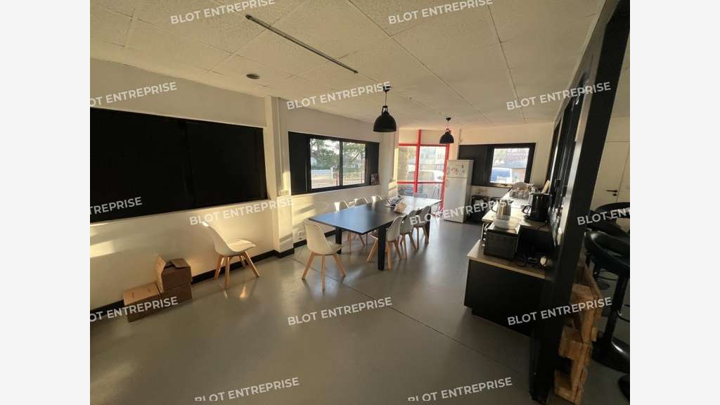 À vendre bureaux 390m² périphérique Est Nantes