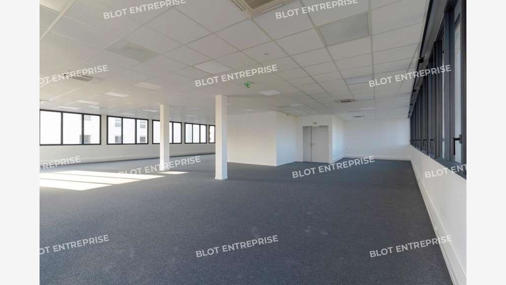 Location/vente bureaux neufs 290m² Haluchère