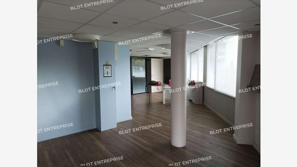 A vendre à louer bureaux 86m² Nantes St Félix