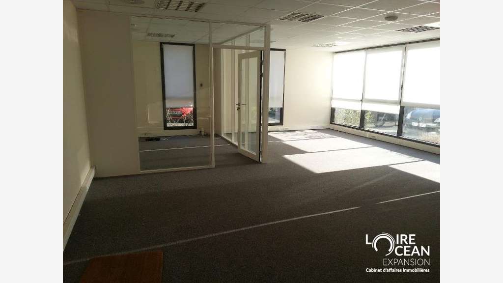 Vente bureaux de 70m² en RDC en agglo de Nantes