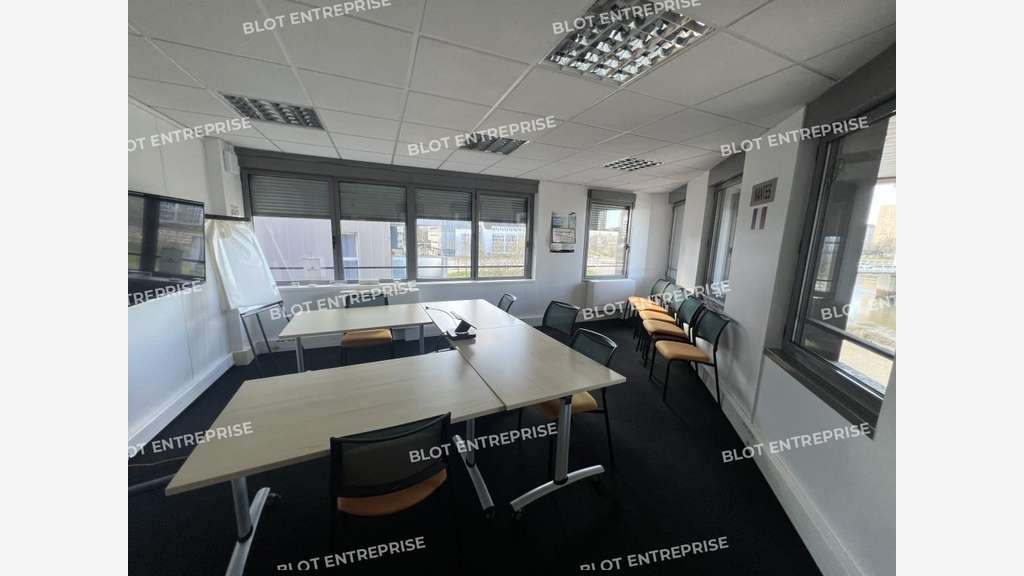 A vendre à louer bureaux 612m² sur l'Île de Nantes