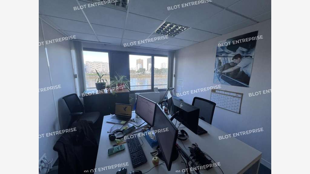 A vendre à louer bureaux 612m² sur l'Île de Nantes