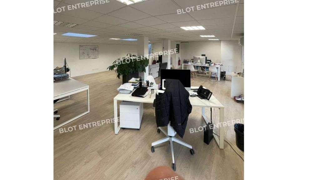 A vendre à louer bureau 262m² Nantes Canclaux-Zola