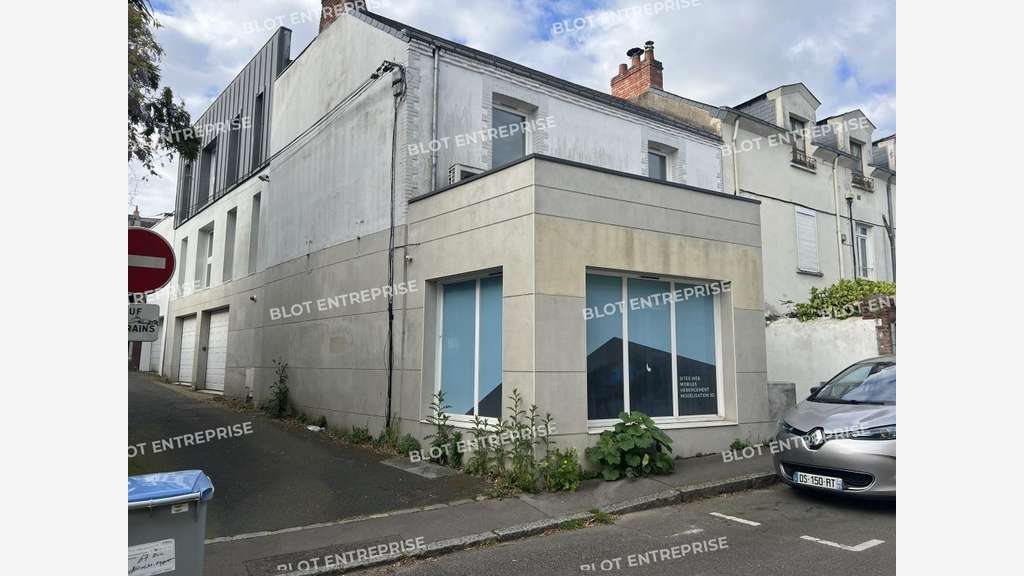 A vendre à louer bureau 262m² Nantes Canclaux-Zola