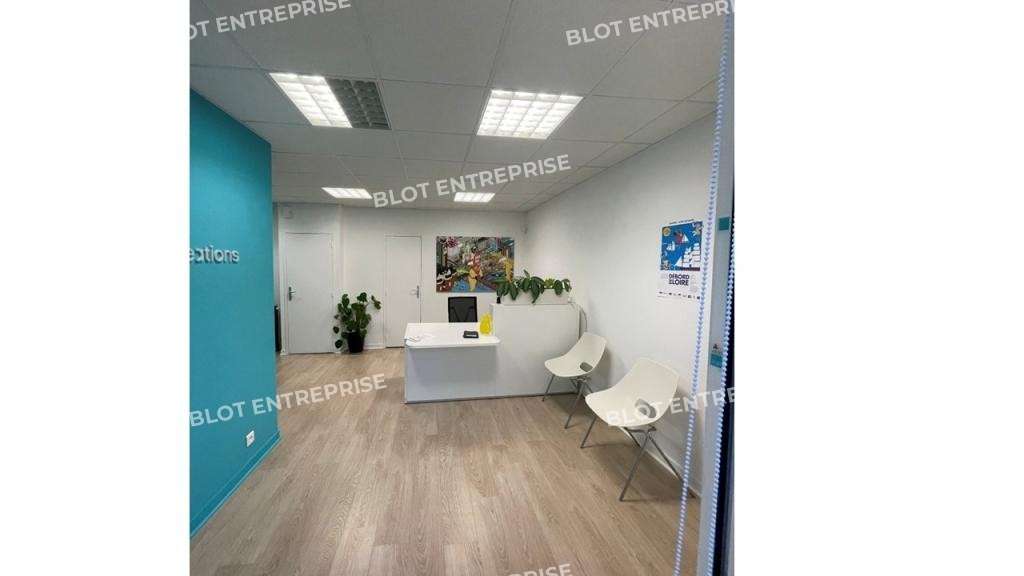 A vendre à louer bureau 262m² Nantes Canclaux-Zola