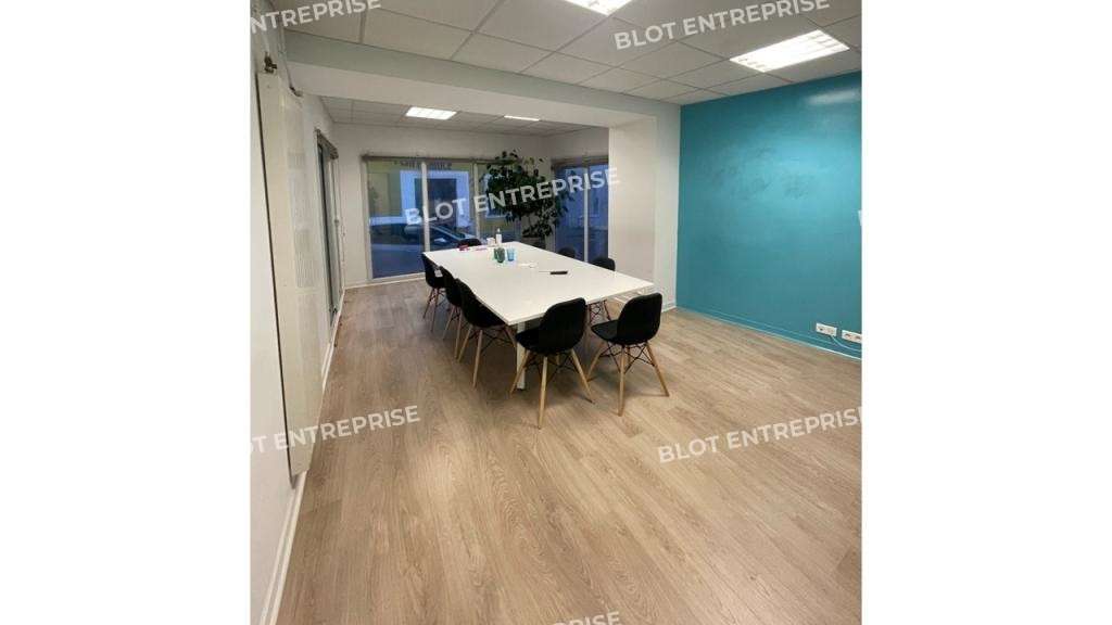A vendre à louer bureau 262m² Nantes Canclaux-Zola