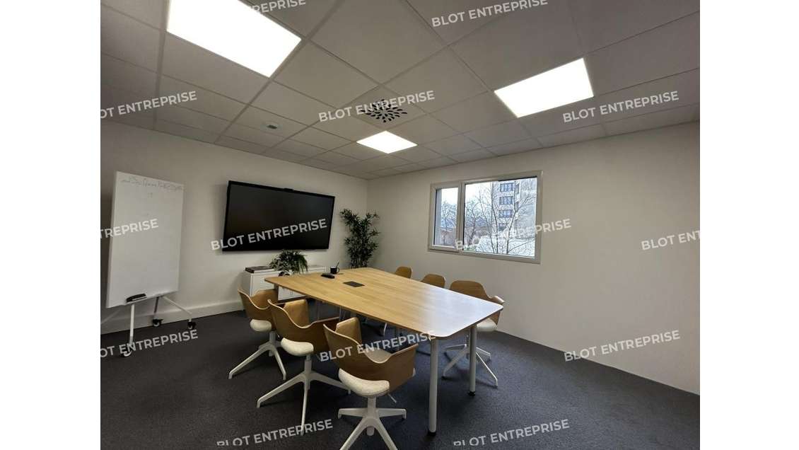 À vendre bureaux de 98m² à Nantes Eraudière