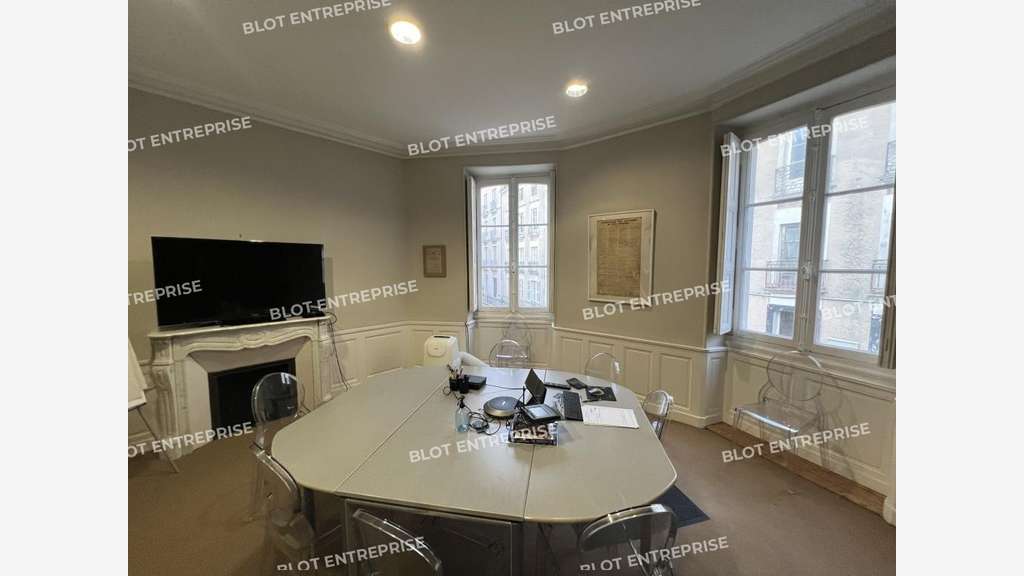 À vendre bureaux 395m² à Nantes Talensac
