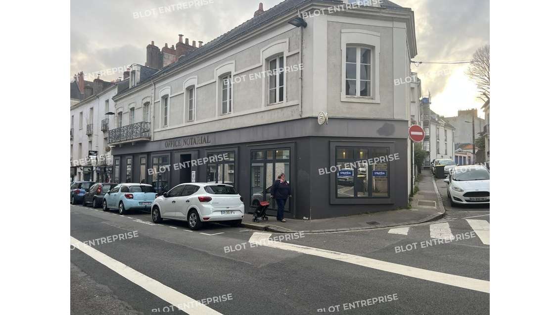 À vendre bureaux 395m² à Nantes Talensac 