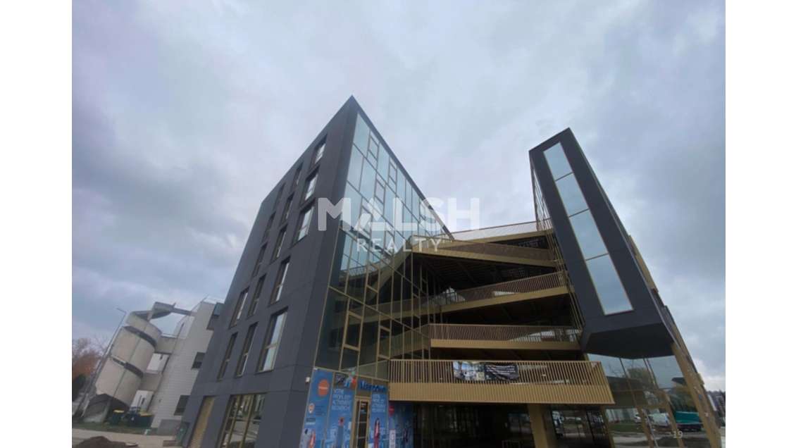 Vend bureaux neufs de 1378m² à Saint Etienne