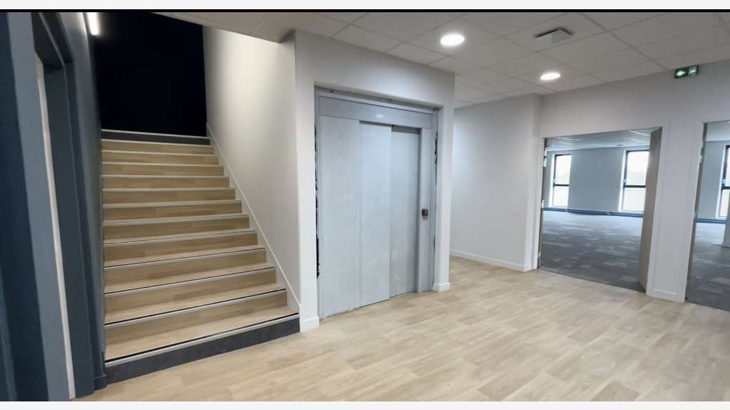 Bureaux neufs à vendre - Val-de-Reuil- Gare SNCF