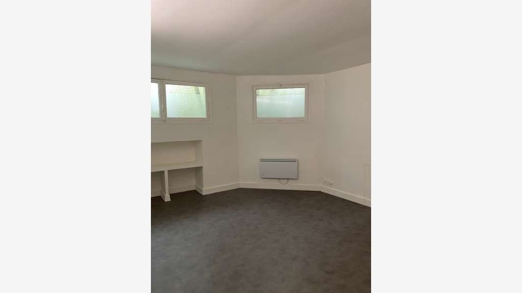 MURS BUREAUX 63 m² BLD VICTIR HUGO NEUILLY S/SEINE