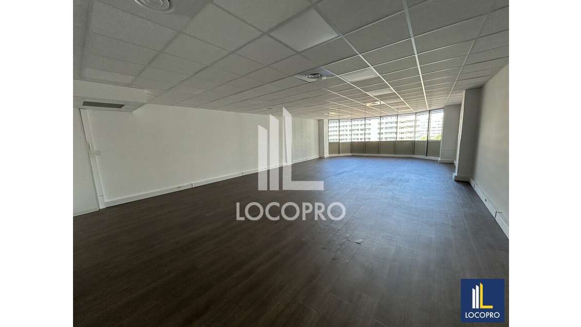 Vente bureau 91m² R+3 à Nice Arénas
