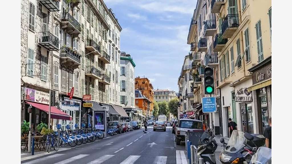 A vendre local de 121m² à Nice Leplante