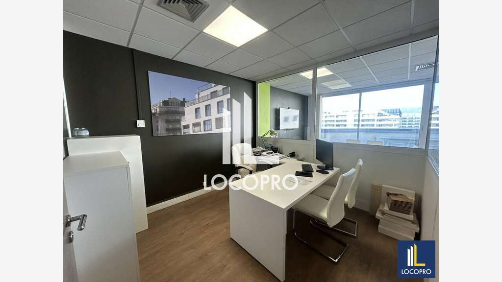 A vendre bureaux occupés à Nice Arénas