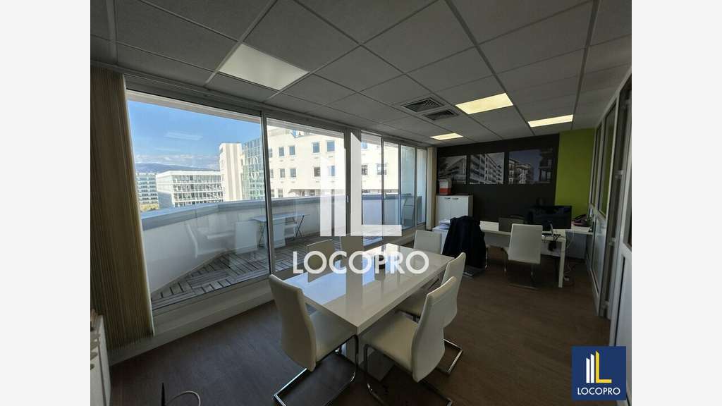 A vendre bureaux occupés à Nice Arénas