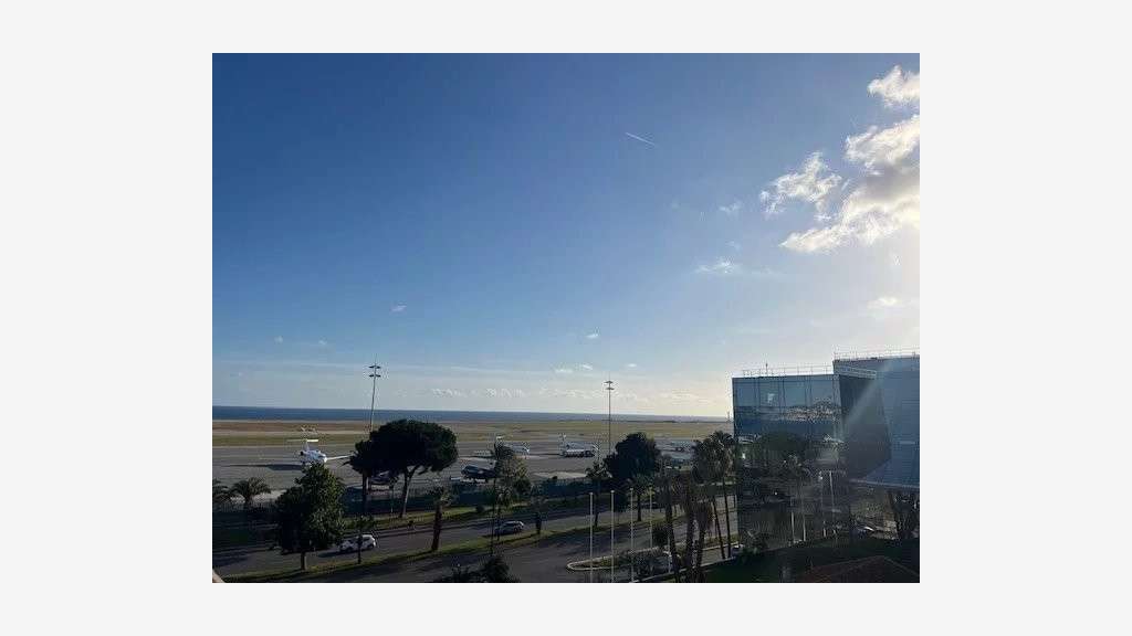 A vendre bureaux de 121m² en étage élevé à Nice