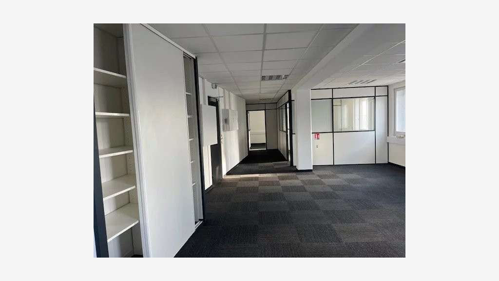 A vendre bureaux de 121m² en étage élevé à Nice