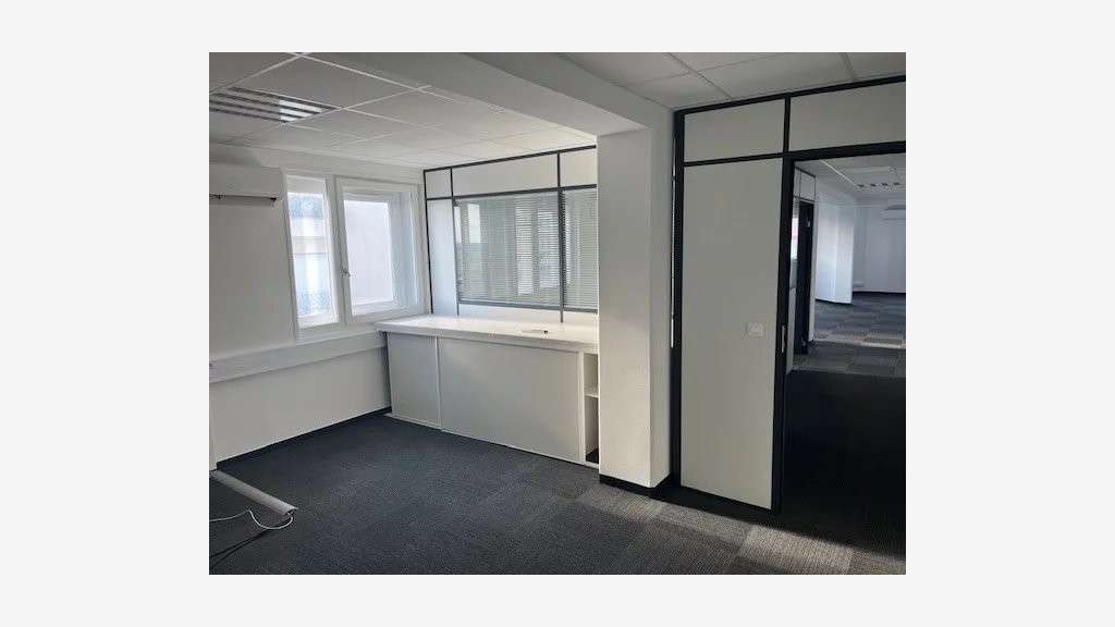 A vendre bureaux de 121m² en étage élevé à Nice