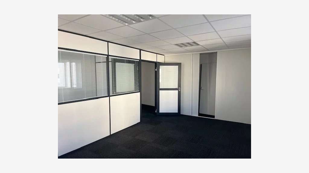 A vendre bureaux de 121m² en étage élevé à Nice