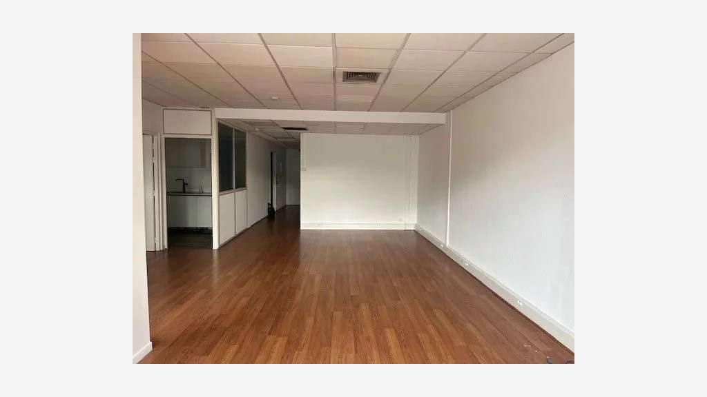 A vendre beaux bureaux en étage 90m² Nice Arenas