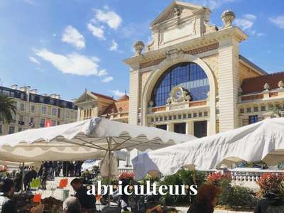 Local tous usages rénové 40 m² avec stationnement