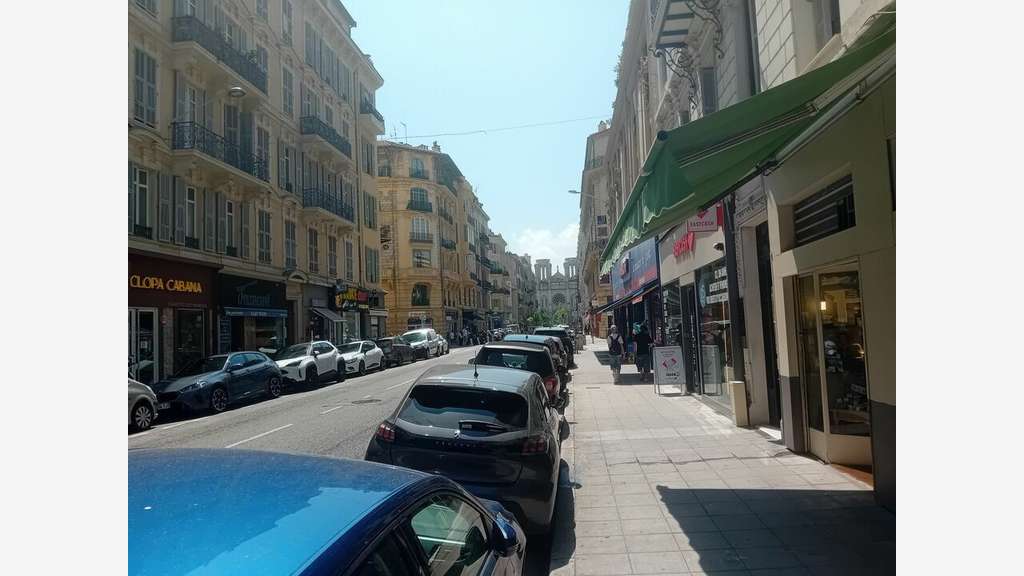 À céder centre ville de Nice laboratoire c