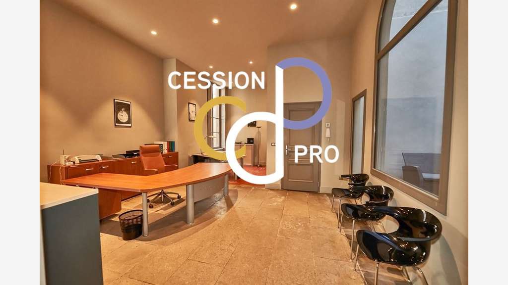 Bureaux et appart d’exception à céder à Nîmes