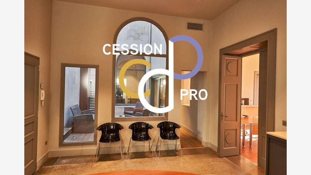 Bureaux et appart d’exception à céder à Nîmes