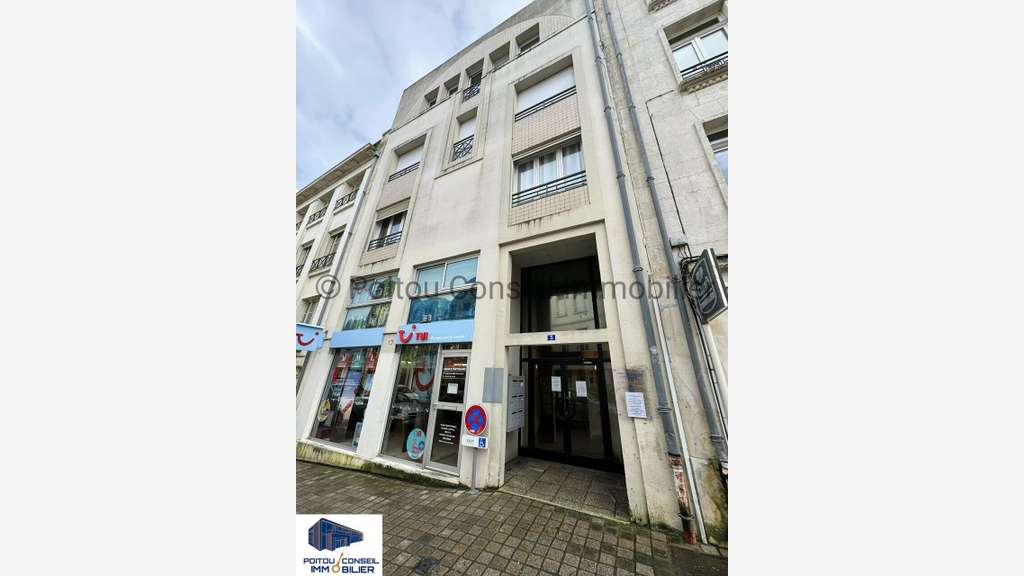 Bureaux 295m² à vendre empl stratégique à Niort