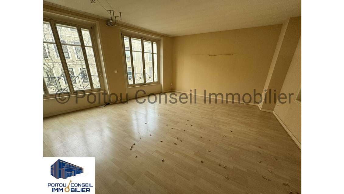 Bureaux 295m² à vendre empl stratégique à Niort