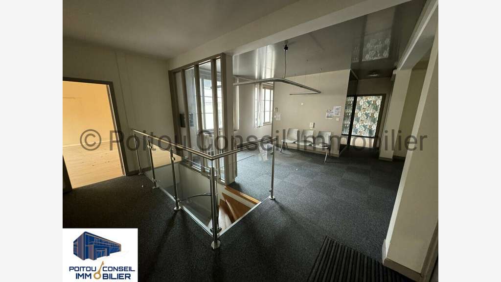 Bureaux 295m² à vendre empl stratégique à Niort