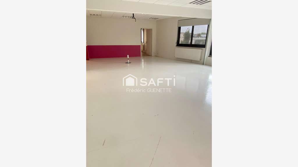 Vente bureaux 1658m² sur 2 niveaux + parking Niort