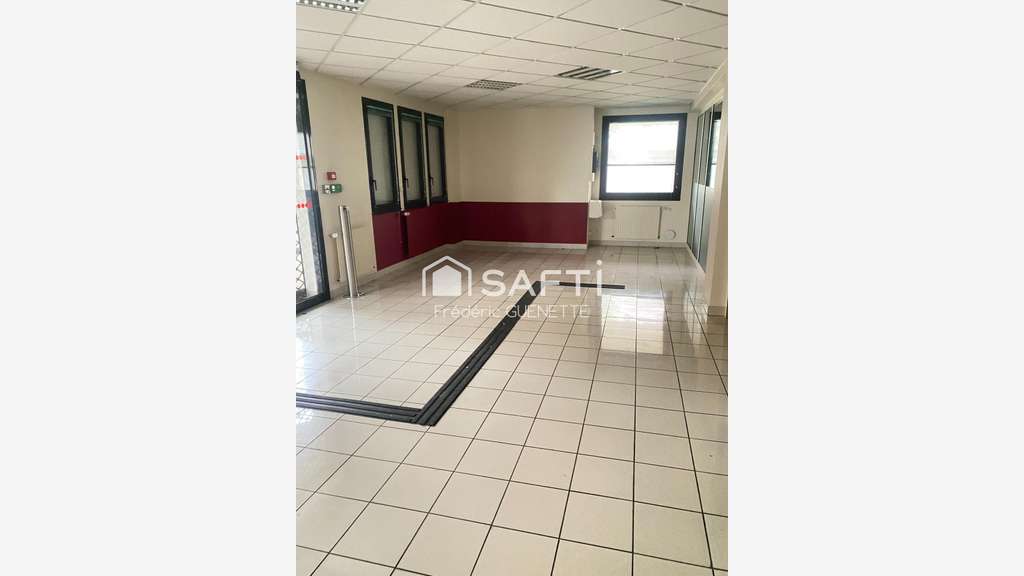 Vente bureaux 1658m² sur 2 niveaux + parking Niort