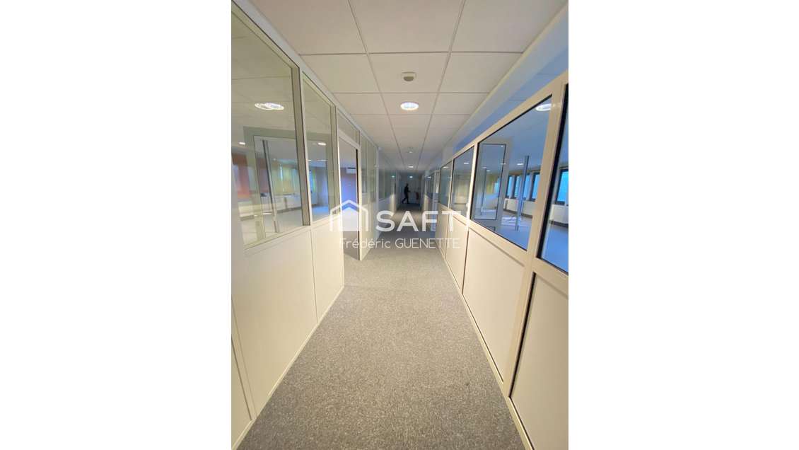 Vente bureaux 1658m² sur 2 niveaux + parking Niort