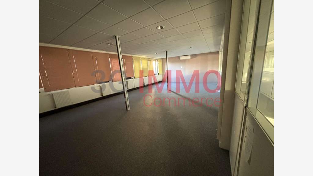 Vente bâtiment bureaux sur 3 étages à Niort
