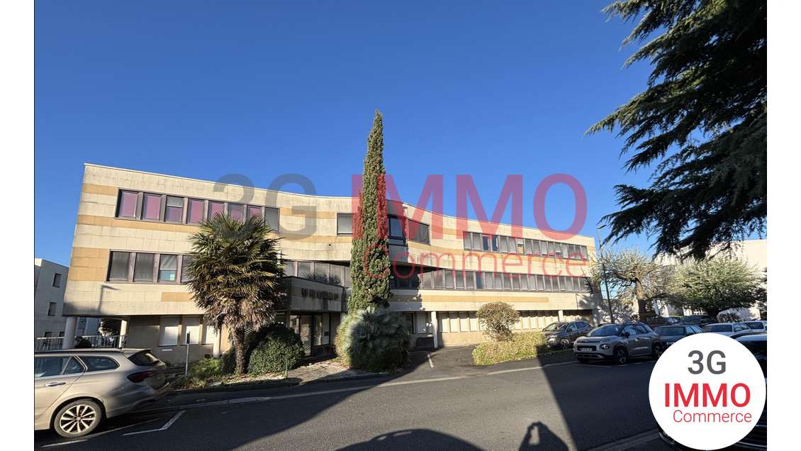Vente bâtiment bureaux sur 3 étages à Niort
