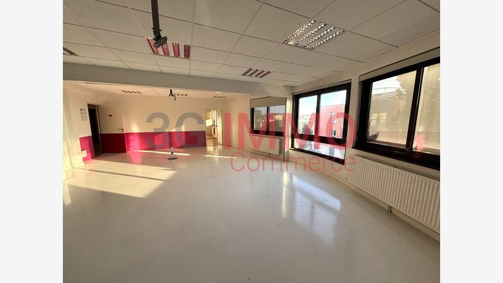 Vente bâtiment bureaux sur 3 étages à Niort