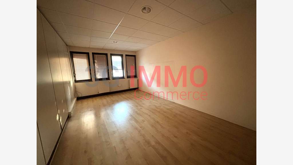 Vente bâtiment bureaux sur 3 étages à Niort