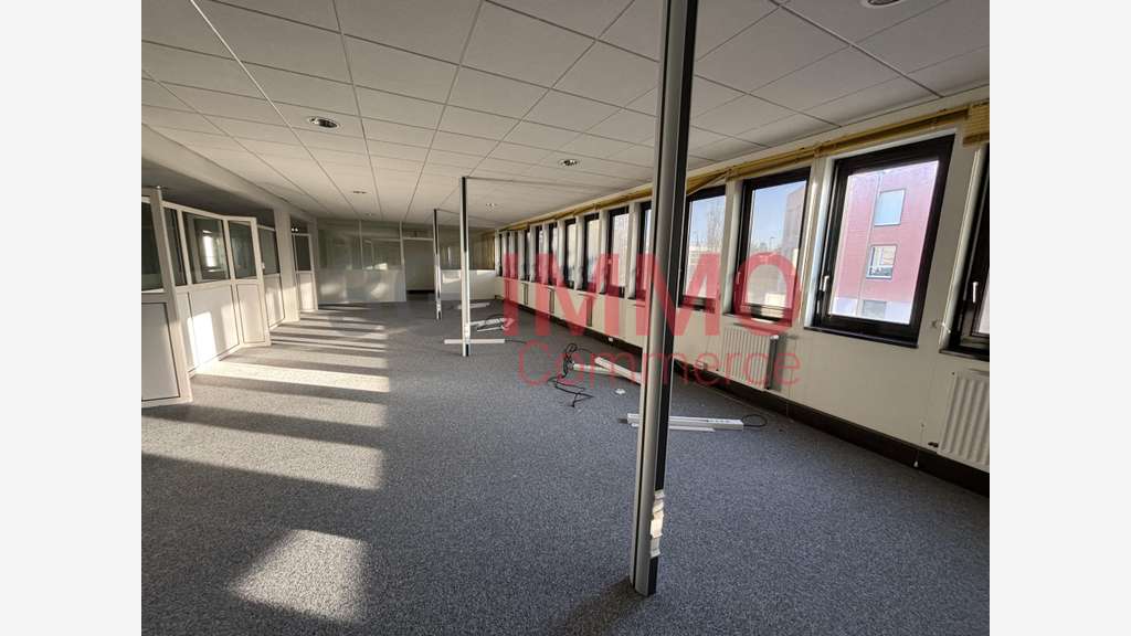 Vente bâtiment bureaux sur 3 étages à Niort